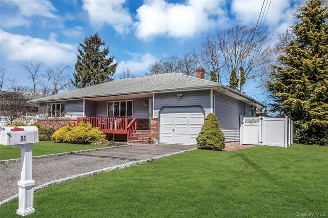 31 Baldwin Street, East Islip, NY 11730