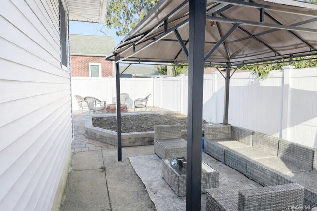 31 Baldwin Street, East Islip, NY 11730