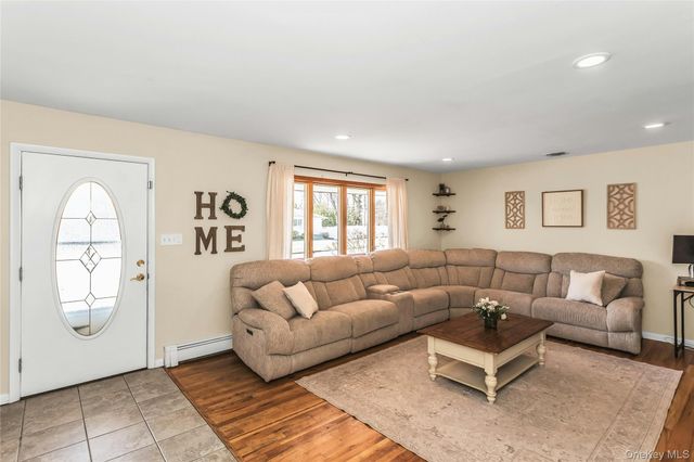 31 Baldwin Street, East Islip, NY 11730