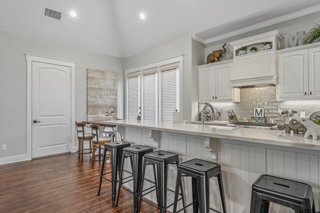14611 Twin Pines Lane, Lindale, TX 75771