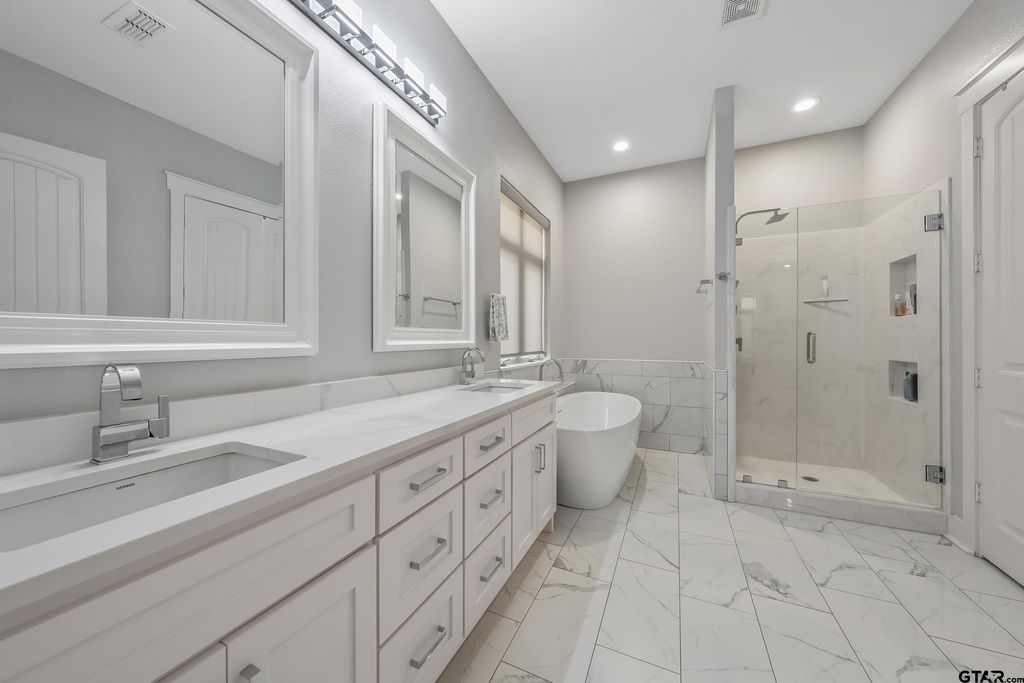 14611 Twin Pines Lane, Lindale, TX 75771