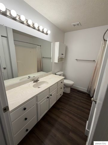 5818 S 158th Street, Omaha, NE 68135