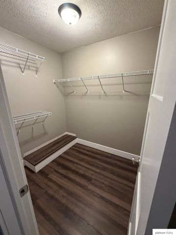 5818 S 158th Street, Omaha, NE 68135