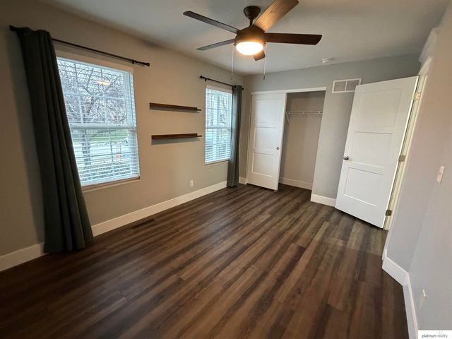 5818 S 158th Street, Omaha, NE 68135