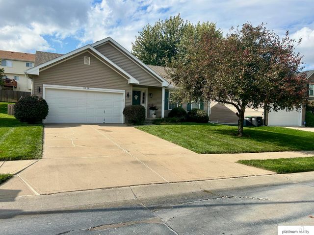 5818 S 158th Street, Omaha, NE 68135