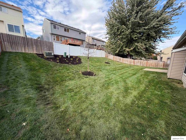 5818 S 158th Street, Omaha, NE 68135