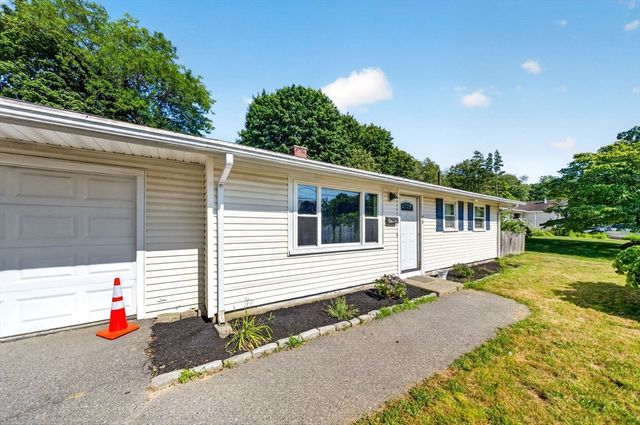 99 Connell Ave, Brockton, MA 02302