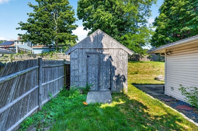 99 Connell Ave, Brockton, MA 02302