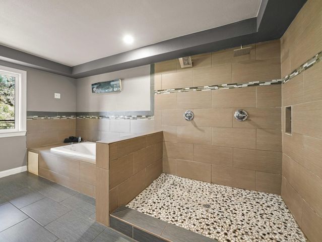 6208 Oakdale Ave, Oakland, CA 94605