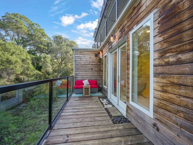 6208 Oakdale Ave, Oakland, CA 94605