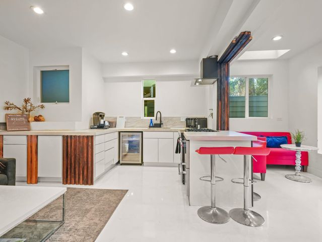 6208 Oakdale Ave, Oakland, CA 94605