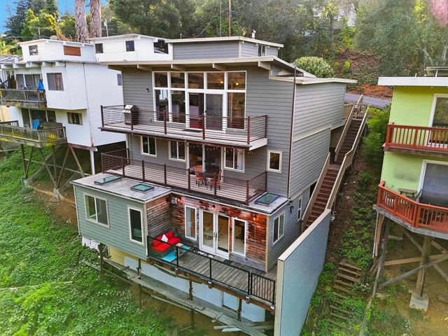 6208 Oakdale Ave, Oakland, CA 94605