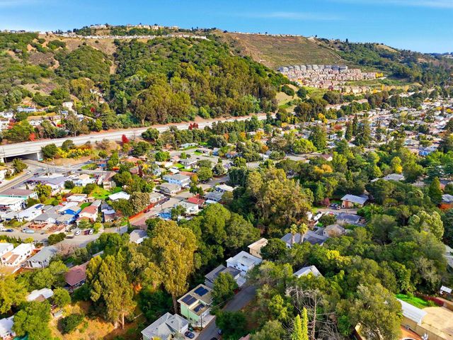 6208 Oakdale Ave, Oakland, CA 94605