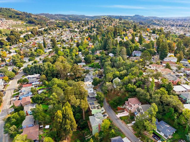 6208 Oakdale Ave, Oakland, CA 94605