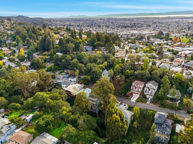 6208 Oakdale Ave, Oakland, CA 94605