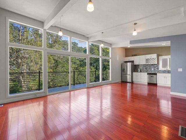 6208 Oakdale Ave, Oakland, CA 94605