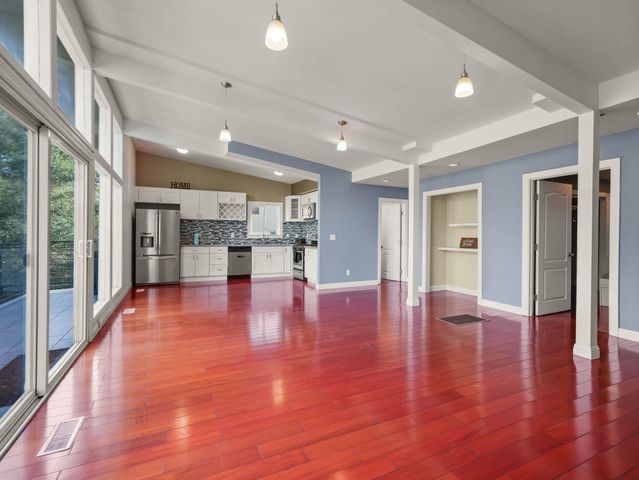 6208 Oakdale Ave, Oakland, CA 94605