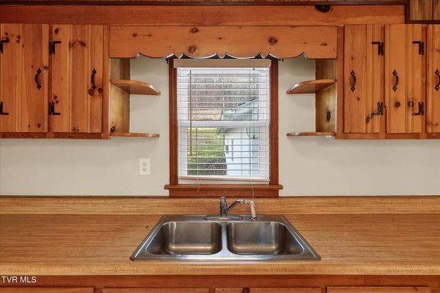 4534 Dishner Valley Road, Bristol, VA 24202