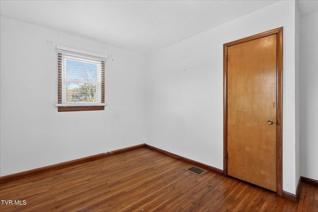 4534 Dishner Valley Road, Bristol, VA 24202