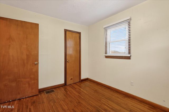 4534 Dishner Valley Road, Bristol, VA 24202