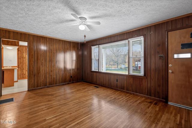 4534 Dishner Valley Road, Bristol, VA 24202