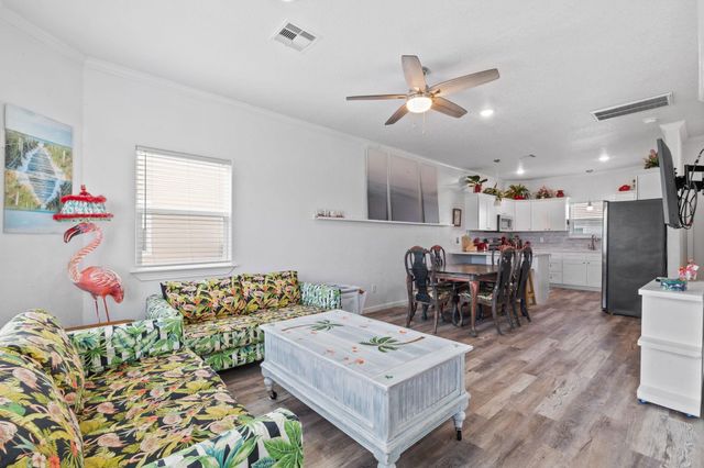 139 W Palm Street, Freeport, TX 77541