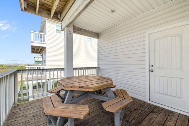 139 W Palm Street, Freeport, TX 77541
