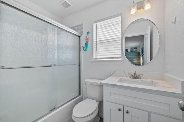 139 W Palm Street, Freeport, TX 77541