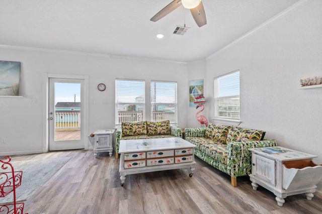 139 W Palm Street, Freeport, TX 77541