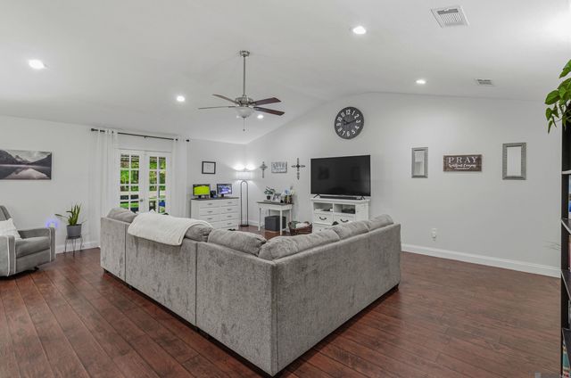 9942 Lockhart Rd, Denham Springs, LA 70726