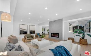 418 N Bowling Green Way, Los Angeles, CA 90049