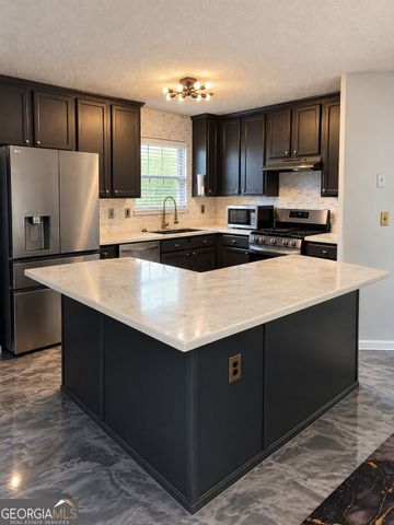 5445 Hilltop Pass, Fairburn, GA 30213
