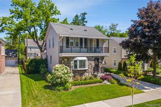 10504 Borgman Avenue, Huntington Woods, MI 48070
