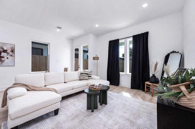 5803 Hardy Street, Houston, TX 77009