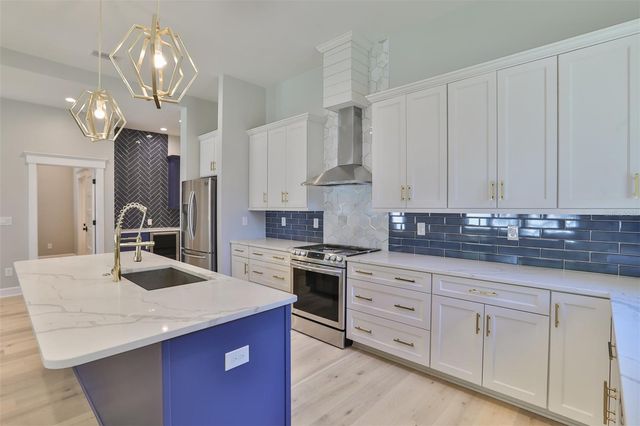 6214 S MAIN AVENUE, Tampa, FL 33611