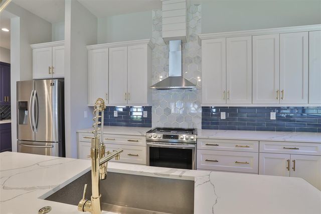 6214 S MAIN AVENUE, Tampa, FL 33611