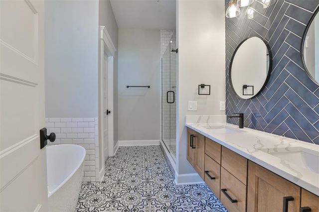 6214 S MAIN AVENUE, Tampa, FL 33611