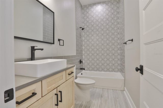 6214 S MAIN AVENUE, Tampa, FL 33611