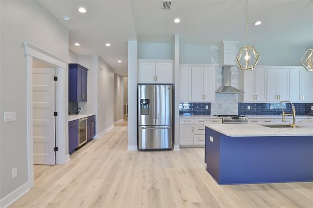 6214 S MAIN AVENUE, Tampa, FL 33611