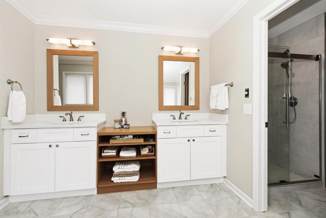 933 Doral Drive, Bartlett, IL 60103