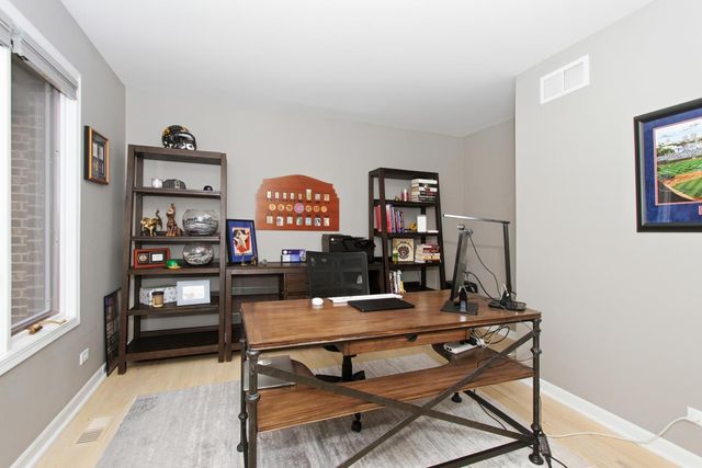 933 Doral Drive, Bartlett, IL 60103