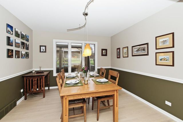 933 Doral Drive, Bartlett, IL 60103