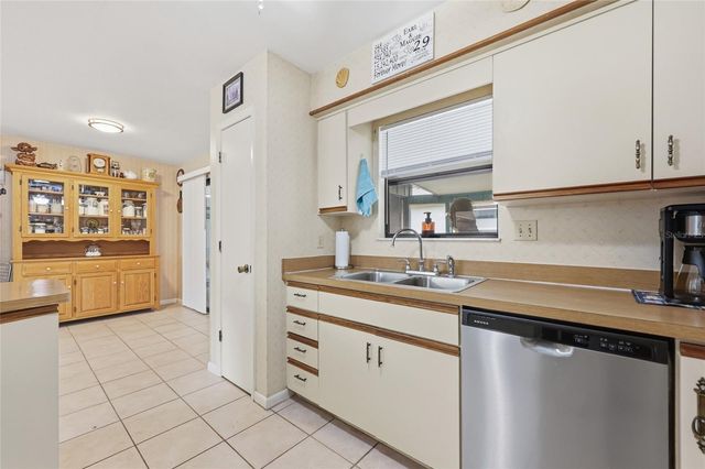 9028 NW 37TH CIRCLE, Gainesville, FL 32653