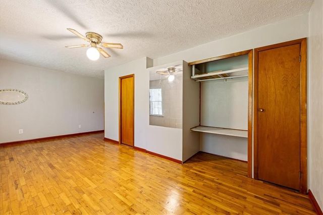 4905 Oakland Avenue, Kansas City, KS 66102