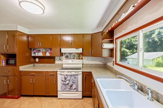 4905 Oakland Avenue, Kansas City, KS 66102
