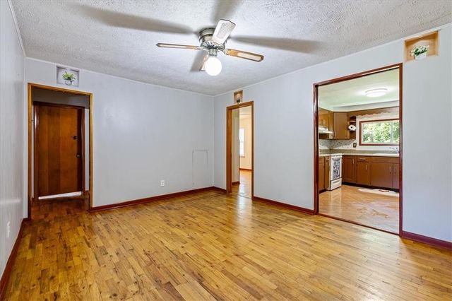 4905 Oakland Avenue, Kansas City, KS 66102