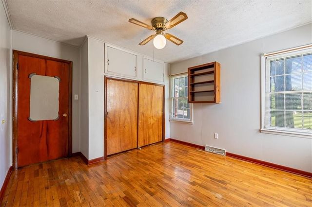 4905 Oakland Avenue, Kansas City, KS 66102