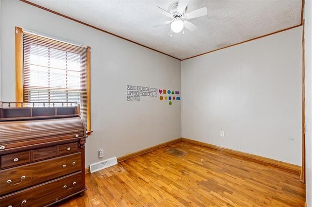 4905 Oakland Avenue, Kansas City, KS 66102