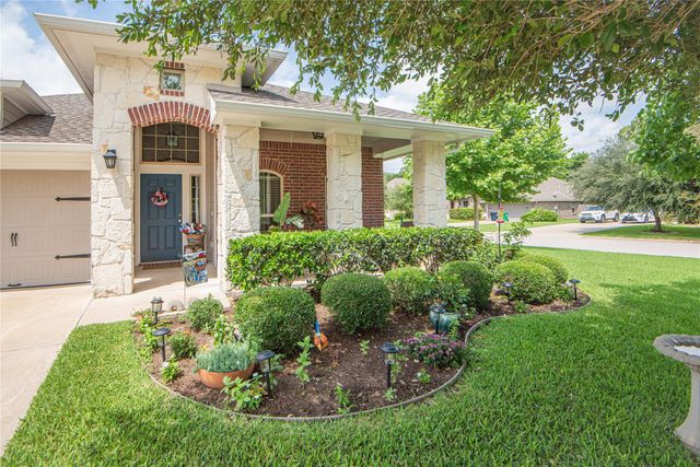 2200 Infield Court, Brenham, TX 77833