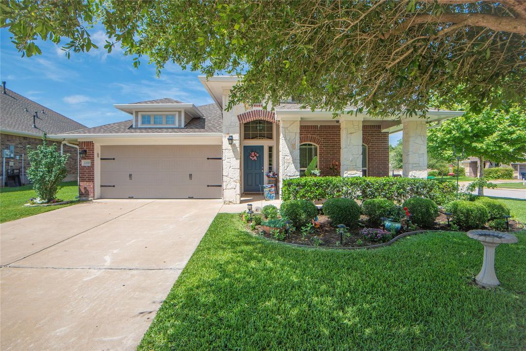 2200 Infield Court, Brenham, TX 77833
